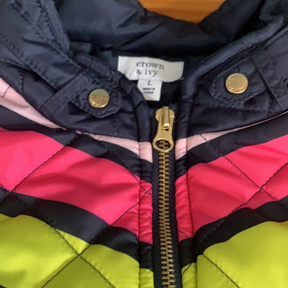 Crown & Ivy Quilted Vest Size L - Picture 9 of 9